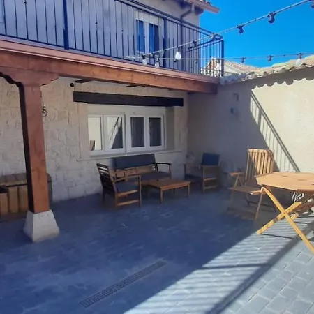 Casita Marian Y Chema * Amusco